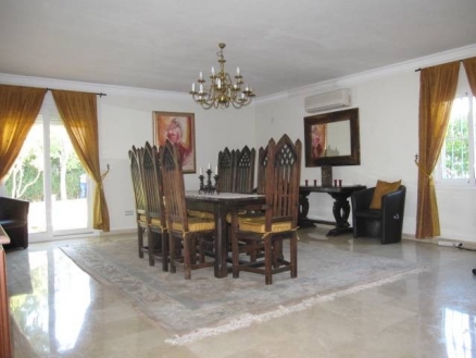 El Paraiso property: Villa for sale in El Paraiso, Malaga 152062