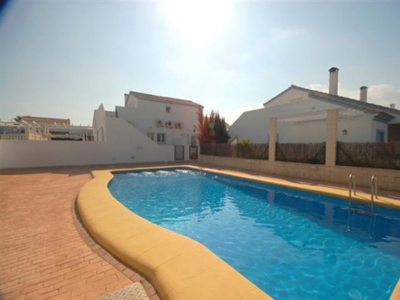 Villa for sale in town, Spain 152084