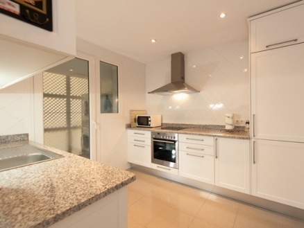 Apartment with 3 bedroom in town 152238