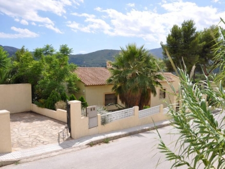 Jalon&nbsp;property:&nbsp;Land&nbsp;with&nbsp;bedroom&nbsp;in&nbsp;Jalon,&nbsp;Spain&nbsp;152617