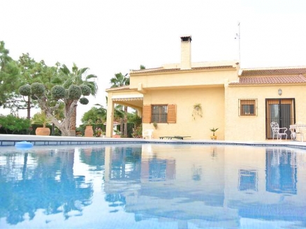 Villa for sale in town 154616