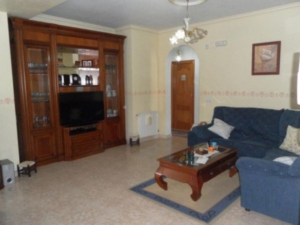Villa for sale in town, Spain 154654