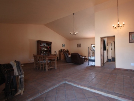 Villa&nbsp;with&nbsp;4&nbsp;bedroom&nbsp;in&nbsp;town&nbsp;155013