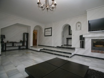 Villa&nbsp;with&nbsp;9+&nbsp;bedroom&nbsp;in&nbsp;town&nbsp;156661
