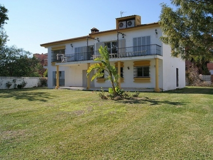 Villa&nbsp;for&nbsp;sale&nbsp;in&nbsp;town,&nbsp;Spain&nbsp;156815