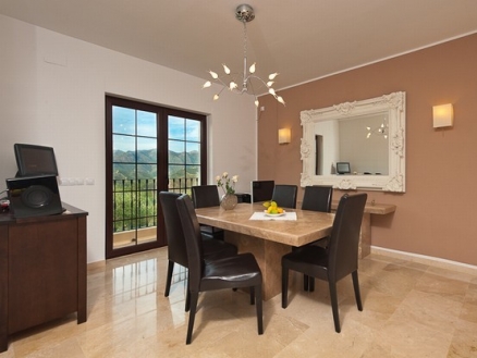 Townhome&nbsp;with&nbsp;4&nbsp;bedroom&nbsp;in&nbsp;town,&nbsp;Spain&nbsp;156869