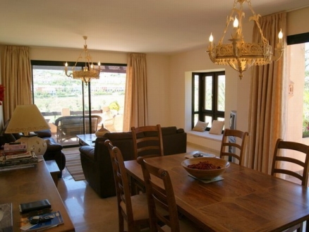 Apartment with 3 bedroom in town 157338