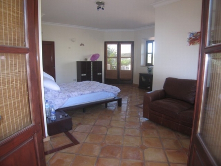 El Paraiso property: Villa with 4 bedroom in El Paraiso, Spain 157503