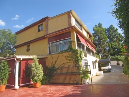 Villa for sale in town 157525