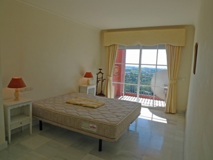 Apartment with 3 bedroom in town 157536