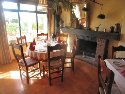 Commercial&nbsp;for&nbsp;sale&nbsp;in&nbsp;town,&nbsp;Spain&nbsp;157554