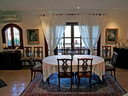 Coin property: Malaga Villa 157616