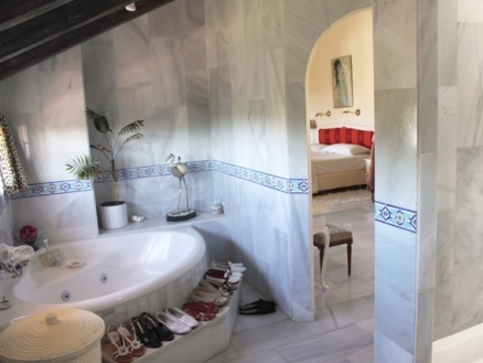 El Paraiso property: Malaga property | 4 bedroom Villa 157868