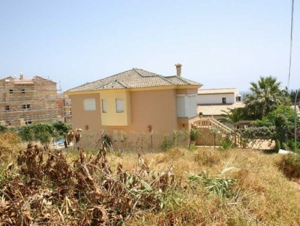 Estepona property: Land with bedroom in Estepona 157905