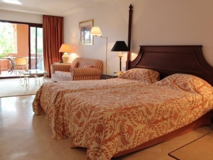 Estepona property: Apartment with 1 bedroom in Estepona 157976