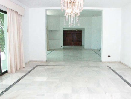 El Paraiso property: Villa for sale in El Paraiso, Malaga 158212