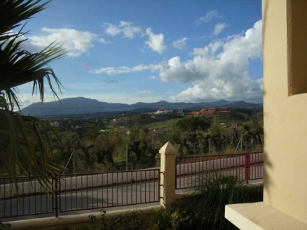 Estepona property: Apartment with 3 bedroom in Estepona 158247
