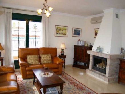 Estepona property: Apartment with 3 bedroom in Estepona 158696
