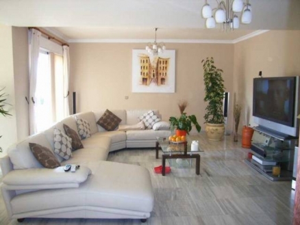 Villa with 3 bedroom in town 158789