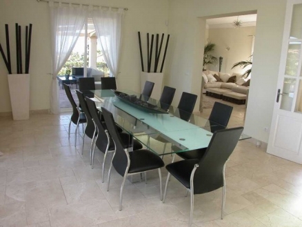 Villa&nbsp;with&nbsp;4&nbsp;bedroom&nbsp;in&nbsp;town&nbsp;158901