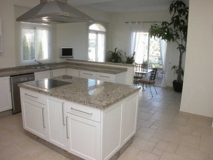 Villa&nbsp;for&nbsp;sale&nbsp;in&nbsp;town,&nbsp;Cadiz&nbsp;158901