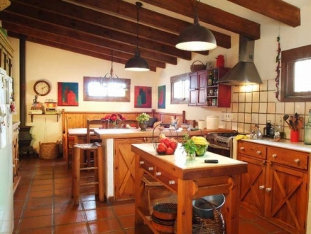 Villa&nbsp;with&nbsp;4&nbsp;bedroom&nbsp;in&nbsp;town&nbsp;158921