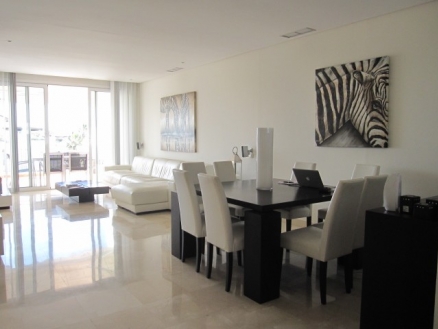 Estepona property: Apartment with 3 bedroom in Estepona 159006