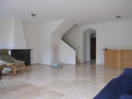 Townhome&nbsp;with&nbsp;3&nbsp;bedroom&nbsp;in&nbsp;town&nbsp;159027