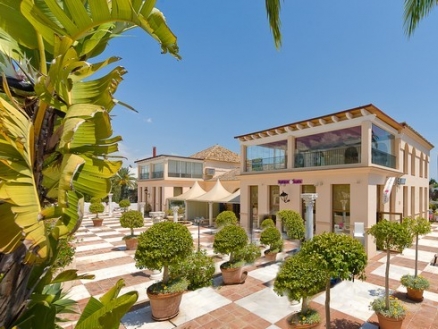 Commercial for sale in town, Malaga 159047