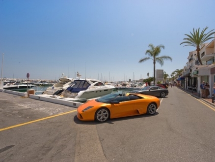 Puerto Banus property: Commercial with bedroom in Puerto Banus, Spain 159075