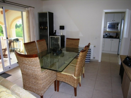 Villa with 3 bedroom in town 160228