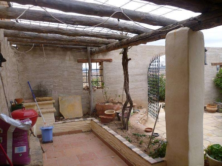 House with 7 bedroom in town 160311