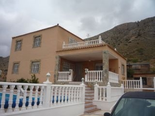 Villa for sale in town 160320
