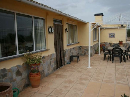 Villa for sale in town, Spain 160374