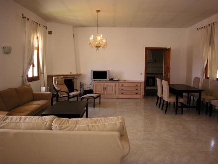 Villa&nbsp;for&nbsp;sale&nbsp;in&nbsp;town,&nbsp;Spain&nbsp;160698