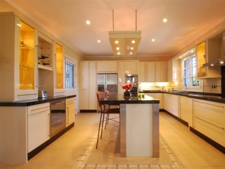 Benahavis&nbsp;property:&nbsp;Malaga&nbsp;Villa&nbsp;161287