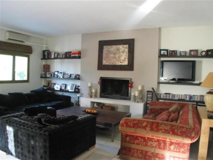 Villa&nbsp;with&nbsp;4&nbsp;bedroom&nbsp;in&nbsp;town&nbsp;161530