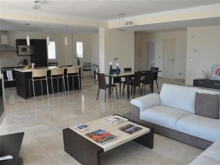 Sotogrande&nbsp;property:&nbsp;Cadiz&nbsp;Apartment&nbsp;162132