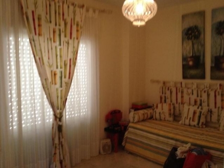 Villa&nbsp;with&nbsp;3&nbsp;bedroom&nbsp;in&nbsp;town&nbsp;162223