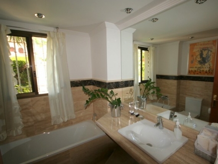 Villa&nbsp;for&nbsp;sale&nbsp;in&nbsp;town,&nbsp;Malaga&nbsp;162751