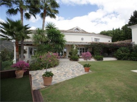 Villa&nbsp;for&nbsp;sale&nbsp;in&nbsp;town&nbsp;163052