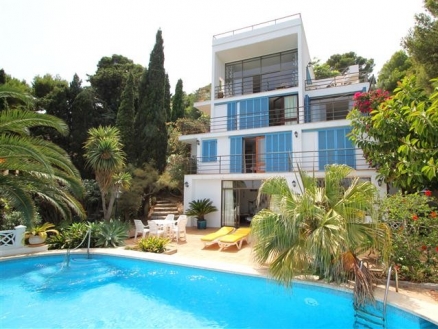 Villa&nbsp;for&nbsp;sale&nbsp;in&nbsp;town,&nbsp;Spain&nbsp;163719