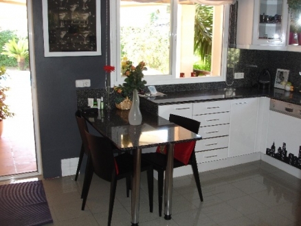 Villa&nbsp;with&nbsp;4&nbsp;bedroom&nbsp;in&nbsp;town&nbsp;163803