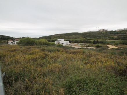 Land&nbsp;with&nbsp;bedroom&nbsp;in&nbsp;town&nbsp;165650