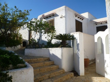 Villa for sale in town, Spain 166405