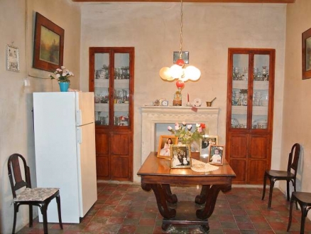 House with 5 bedroom in town 167843