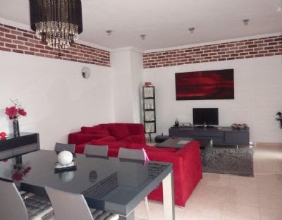 Apartment with 3 bedroom in town 168505