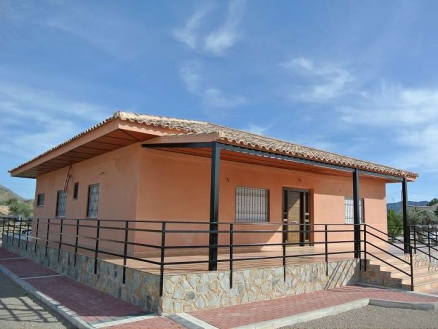Villa with 3 bedroom in town 169432