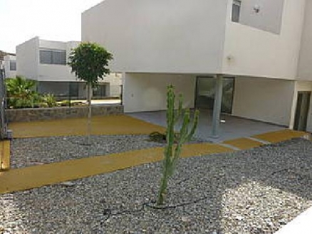 Villa with 3 bedroom in town 169971