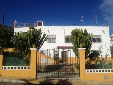 Villa&nbsp;with&nbsp;6&nbsp;bedroom&nbsp;in&nbsp;town&nbsp;170450